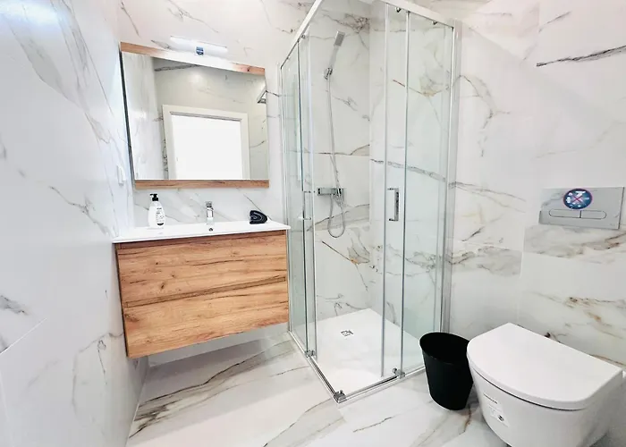 Апартаменти The Antonio Pedro House - No 2d - Stunning Three-bedroom Лісабон