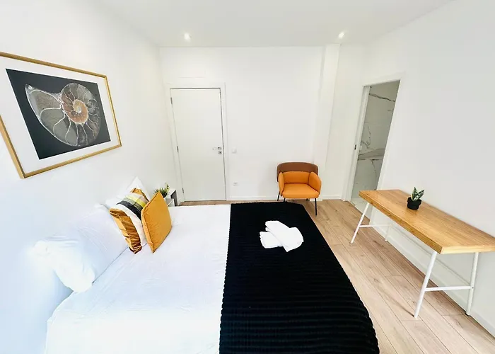 Апартаменти The Antonio Pedro House - No 2d - Stunning Three-bedroom