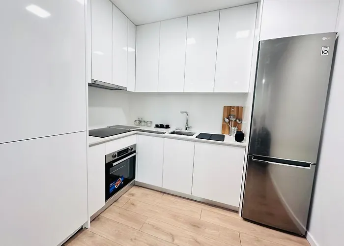 Апартаменти The Antonio Pedro House - No 2d - Stunning Three-bedroom *