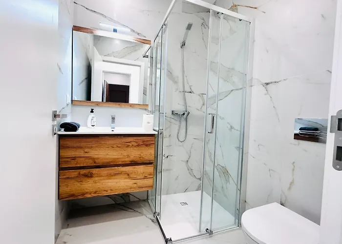 The Antonio Pedro House - No 2d - Stunning Three-bedroom Апартаменти Лісабон