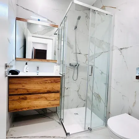 The Antonio Pedro House - No 2d - Stunning Three-bedroom Apartment Lisbon