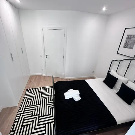 The Antonio Pedro House - No 2d - Stunning Three-bedroom 아파트